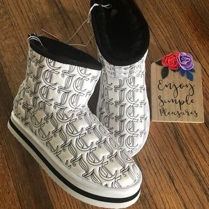 Juicy Couture Olivia Womens Boots size 8M white/black NEW